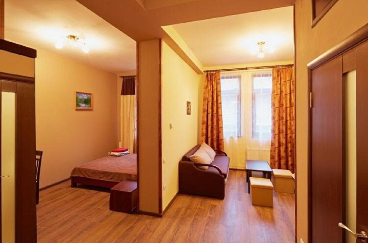 Apartment On Lychakivska 6-A リヴィウ エクステリア 写真